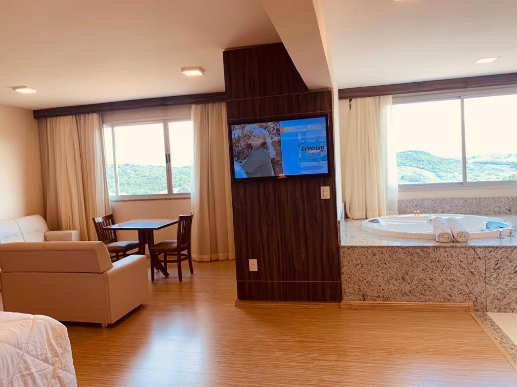 Hotel Mirante Sao Bras São Brás do Suaçuí エクステリア 写真